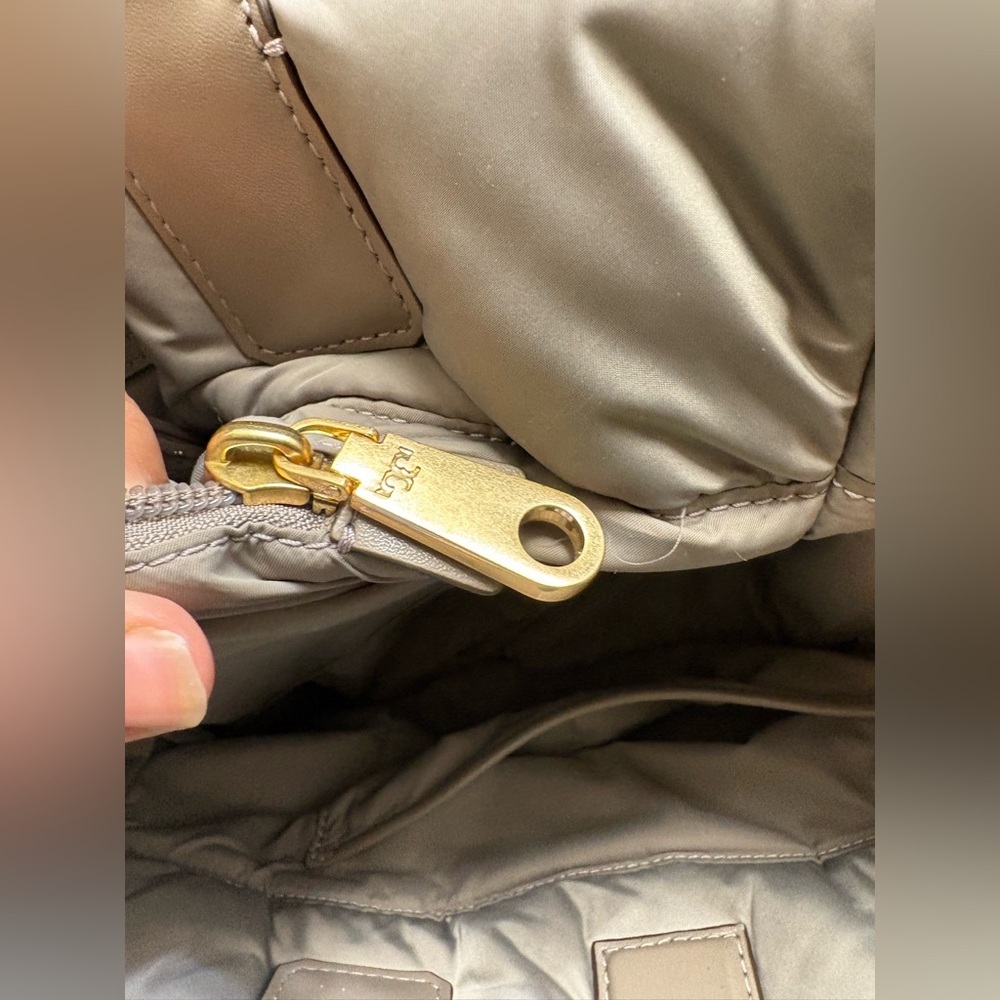Tory Burch Ella puffer Tote Bag - Picture 13 of 14